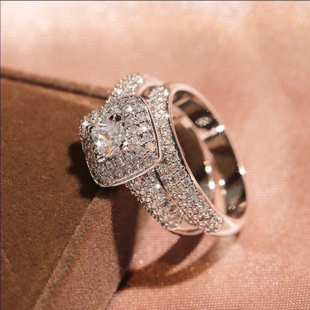 NEW💍925 Sterling Silver 2PC Diamond Halo Ring Set - Picture 4 of 10